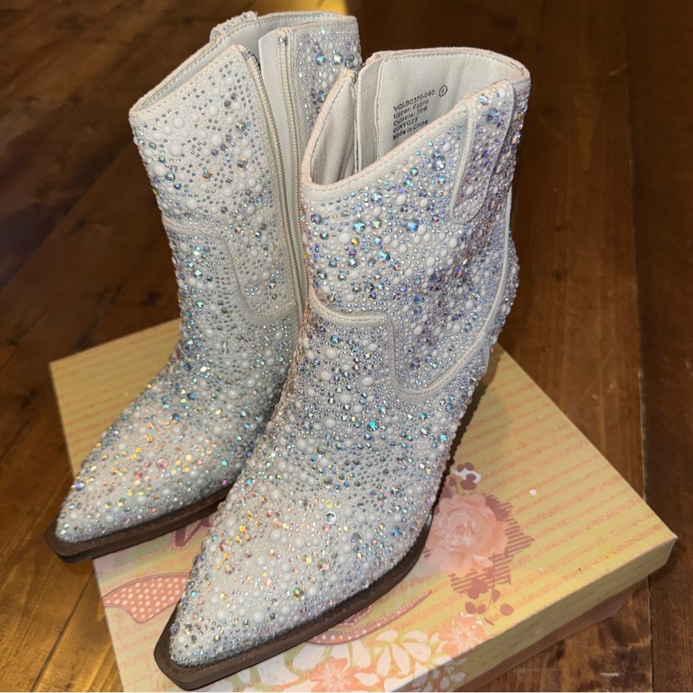 Embellished White Ankle Cowboy Style Boots